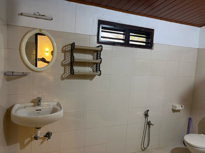 Guest bathroom at Gowrisankara Ayurvedic centre Kerala